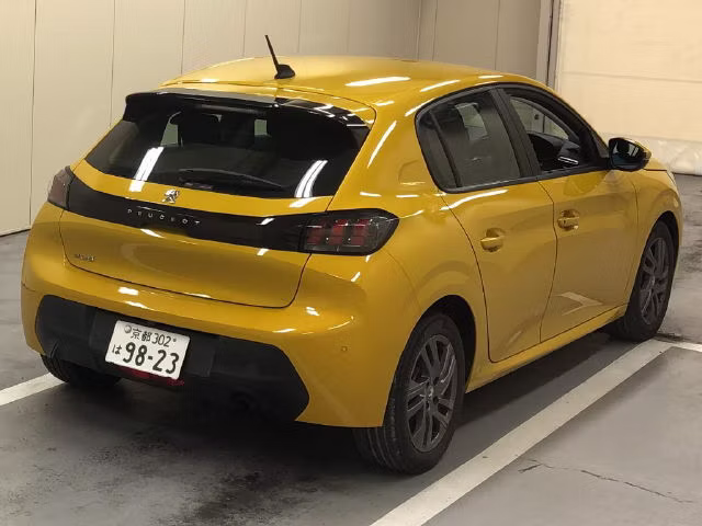 PEUGEOT 208