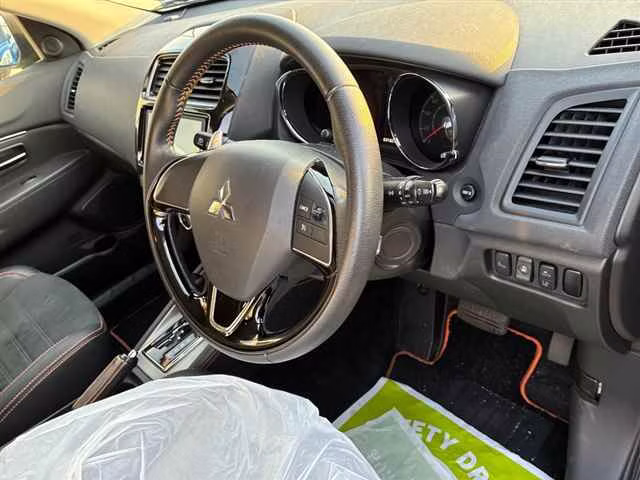 MITSUBISHI RVR