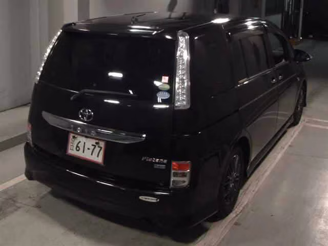 TOYOTA ISIS