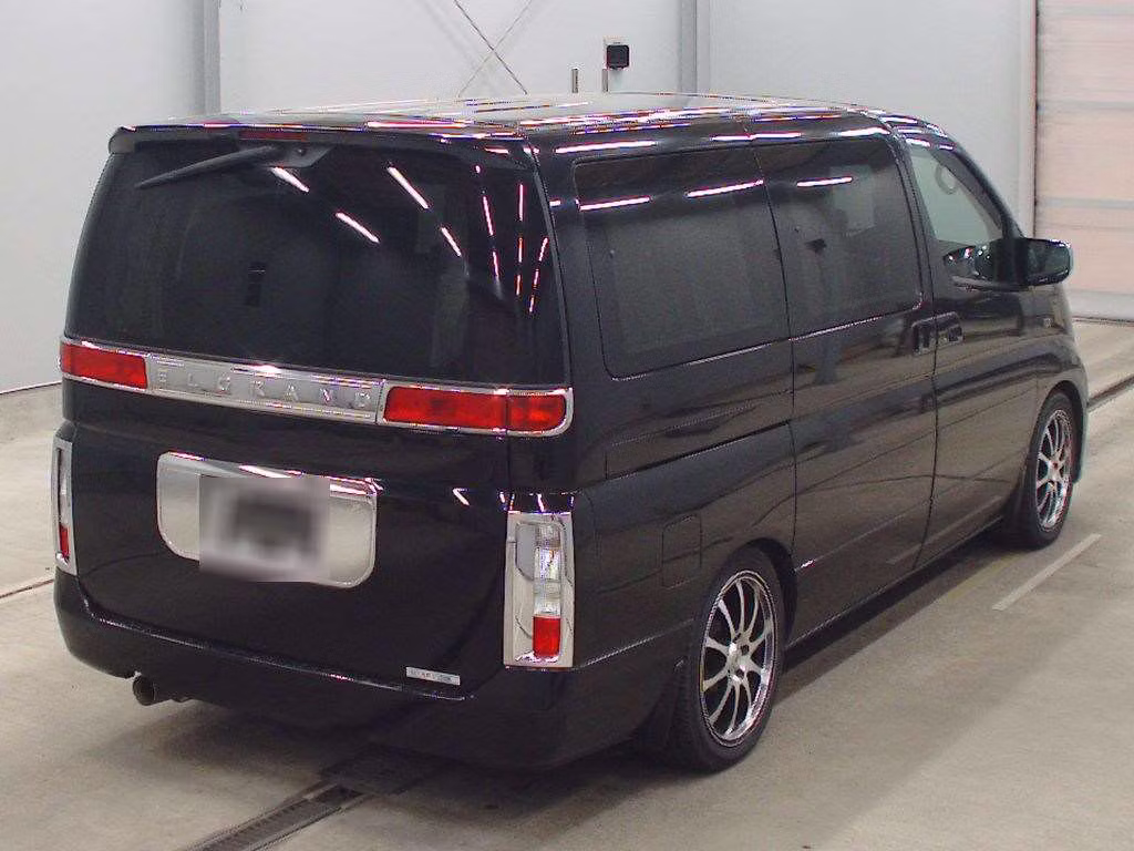 NISSAN ELGRAND