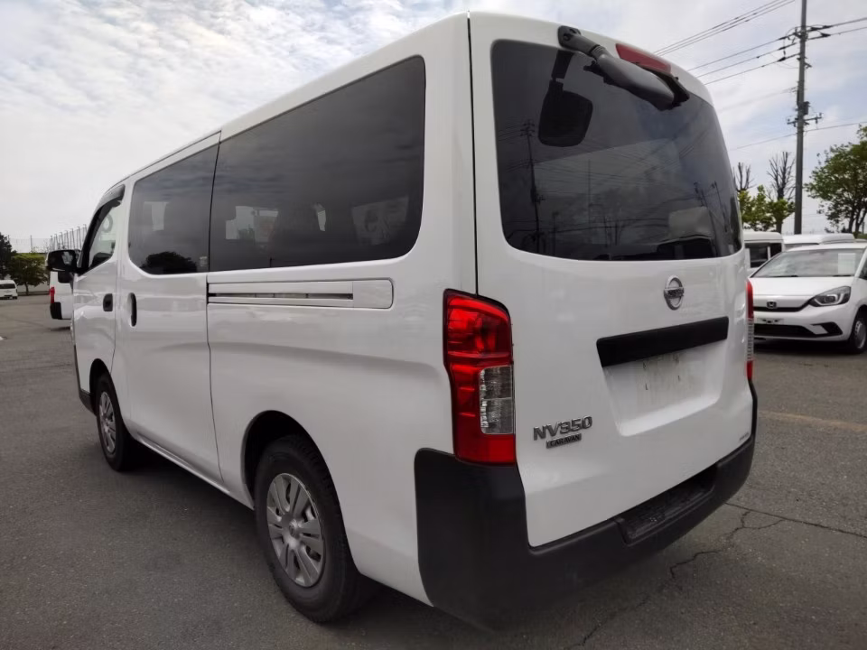 NISSAN NV350 CARAVAN