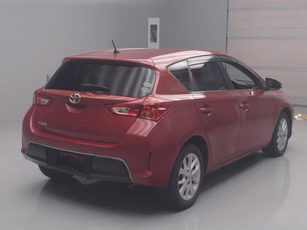 TOYOTA AURIS