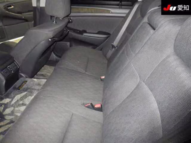 TOYOTA CROWN MAJESTA