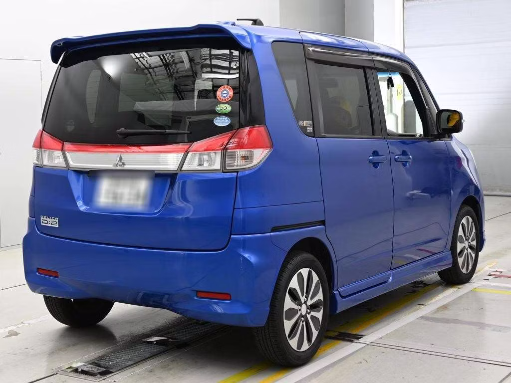 MITSUBISHI DELICA D:2