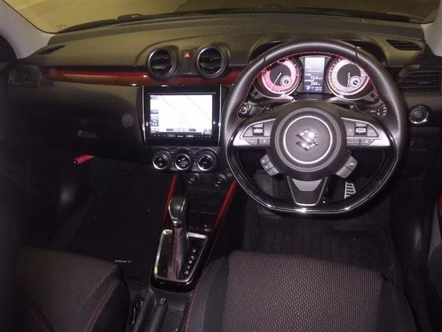SUZUKI SWIFT