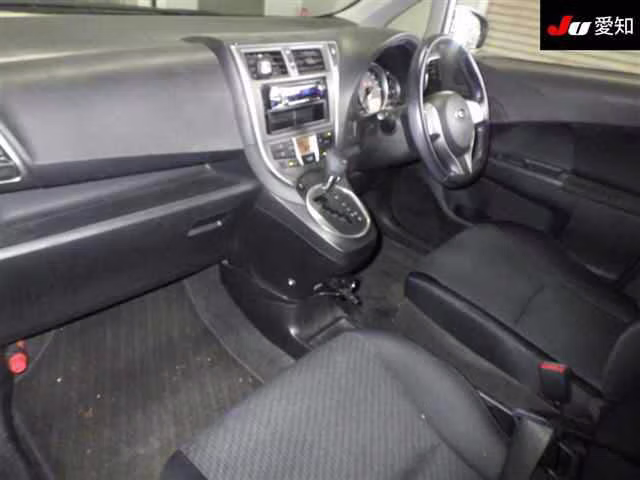 SUBARU TREZIA