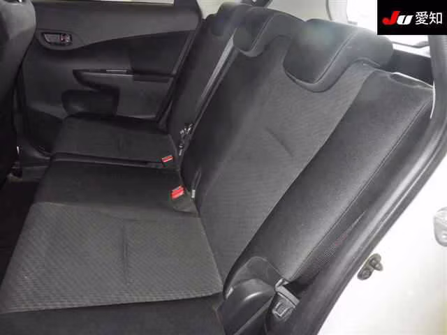SUBARU TREZIA