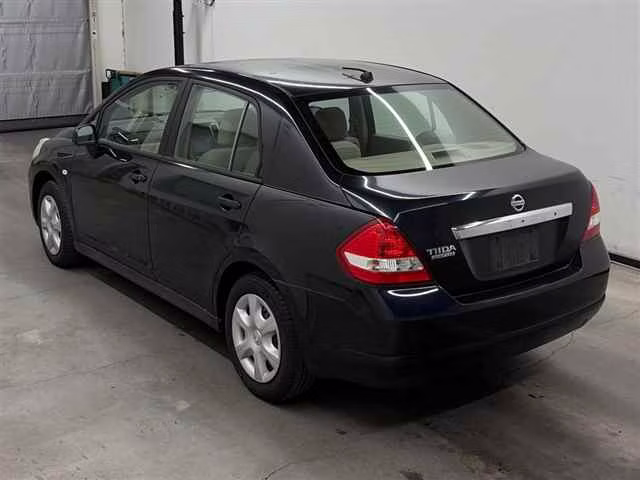NISSAN TIIDA LATIO