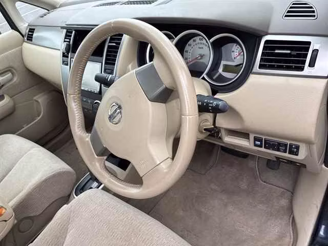 NISSAN TIIDA LATIO