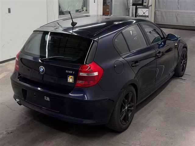BMW 1-SERIES