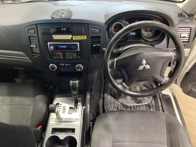 MITSUBISHI PAJERO
