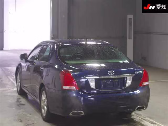 TOYOTA CROWN MAJESTA