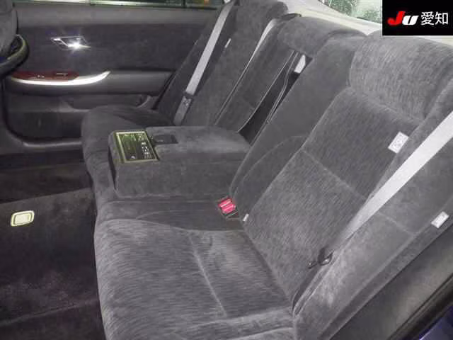 TOYOTA CROWN MAJESTA