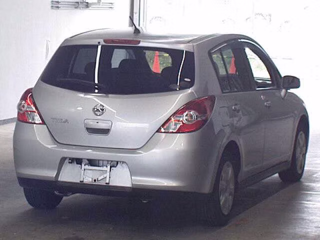 NISSAN TIIDA