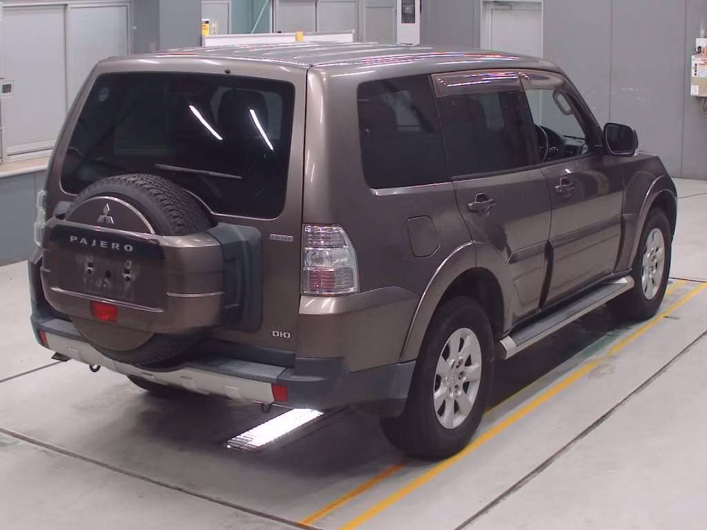 MITSUBISHI PAJERO
