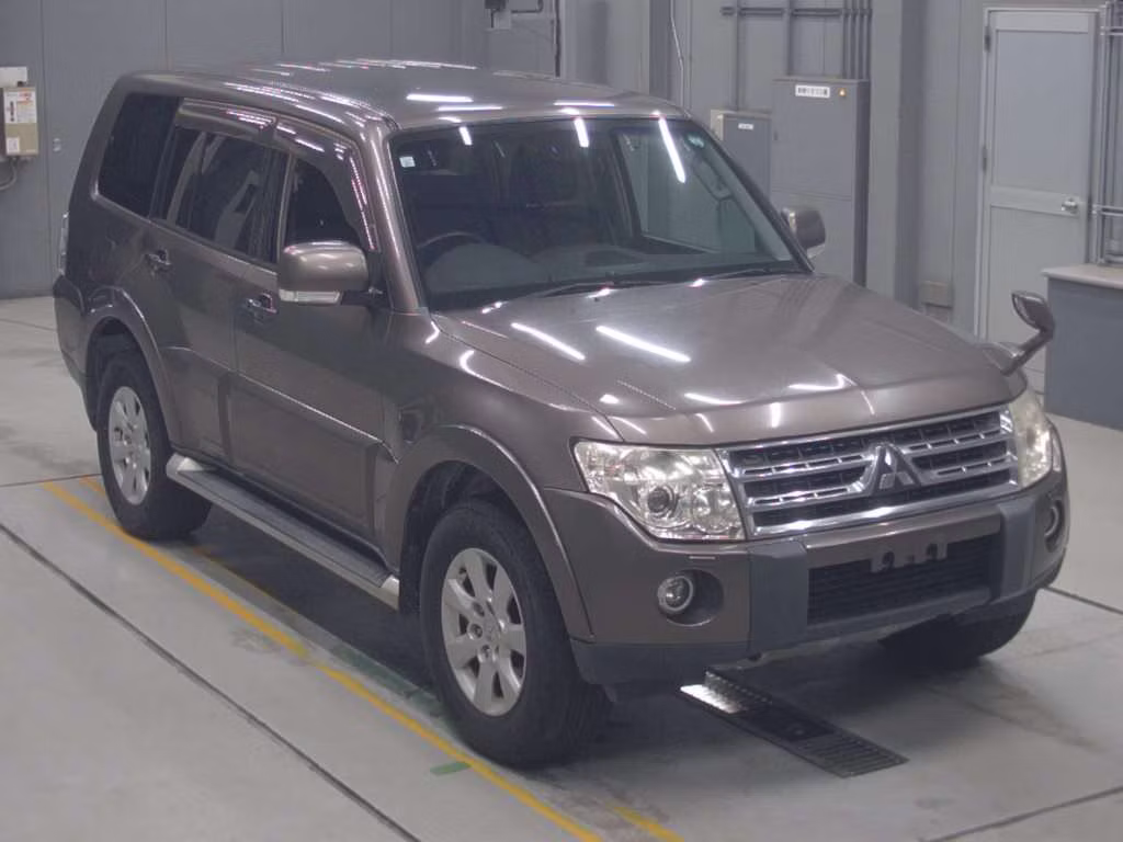 MITSUBISHI PAJERO