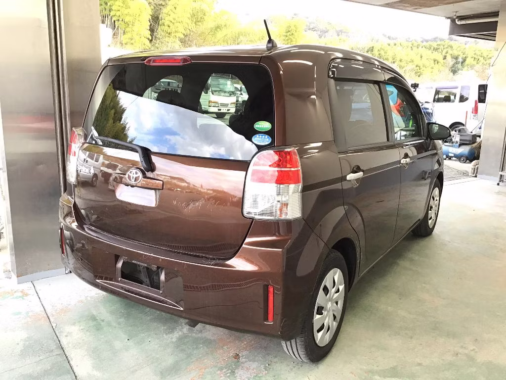 TOYOTA SPADE