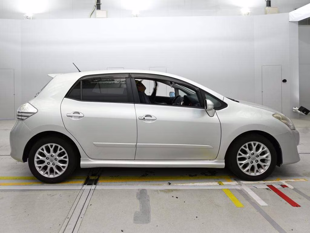 TOYOTA BLADE