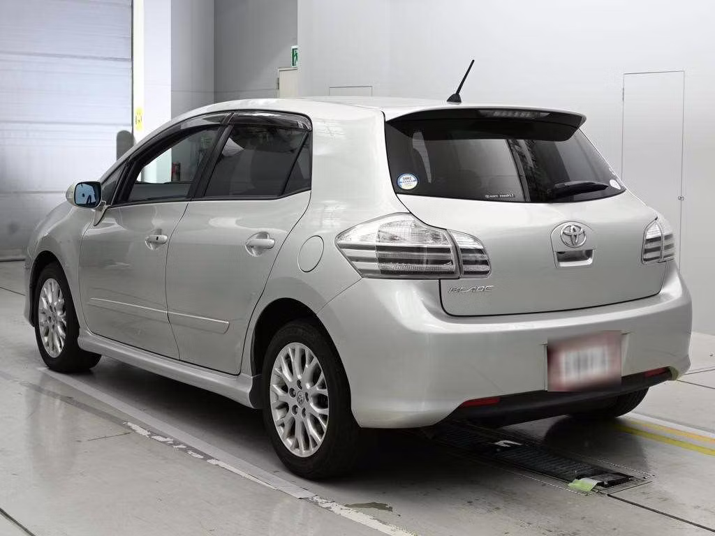 TOYOTA BLADE