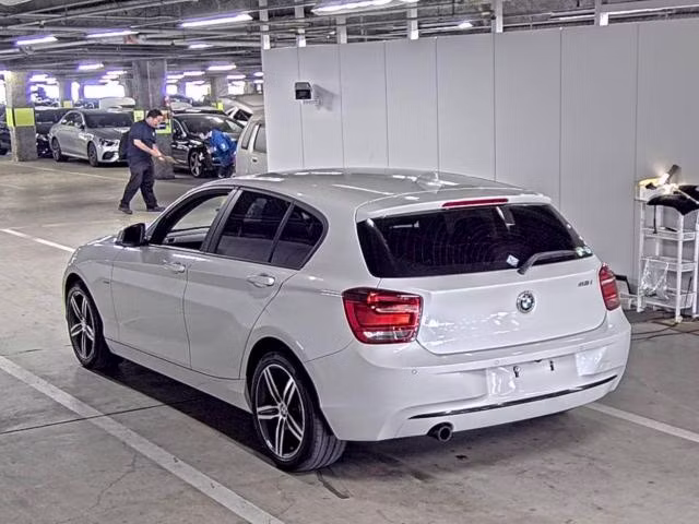 BMW 1-SERIES