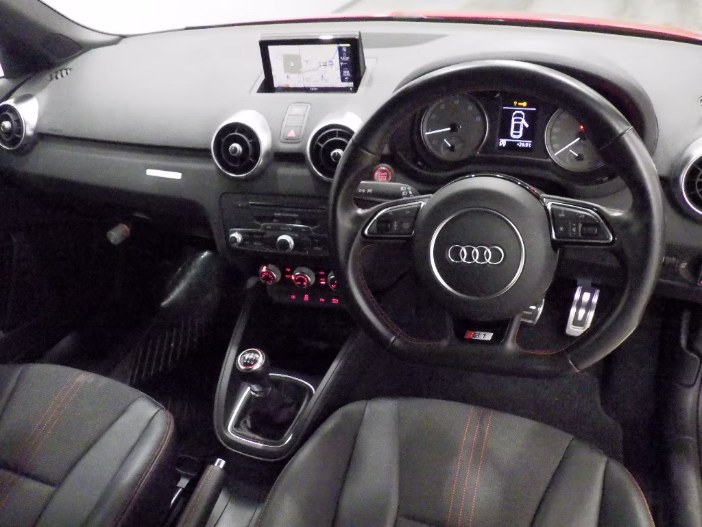AUDI S1
