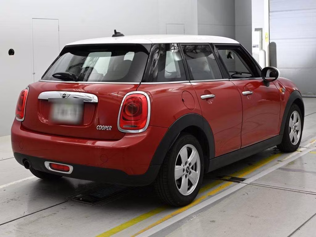 MINI HATCH