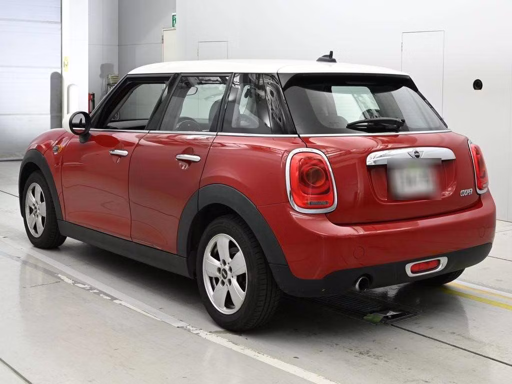 MINI HATCH