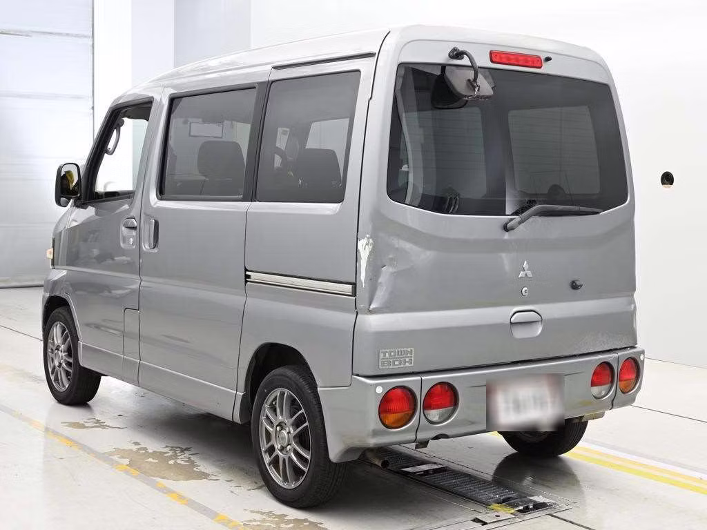 MITSUBISHI TOWN BOX