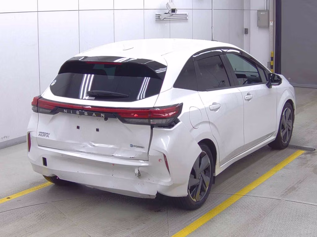 NISSAN AURA