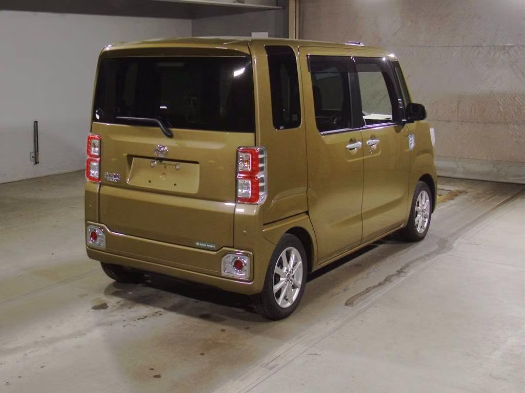 TOYOTA PIXIS MEGA