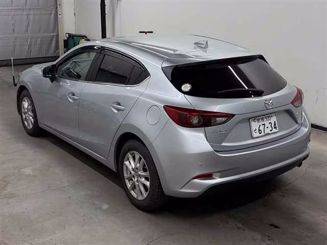 MAZDA AXELA