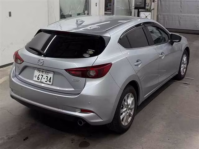 MAZDA AXELA