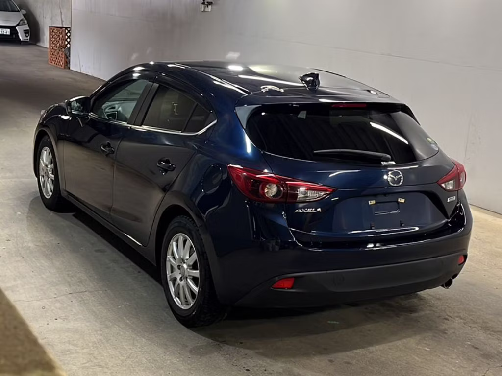 MAZDA AXELA