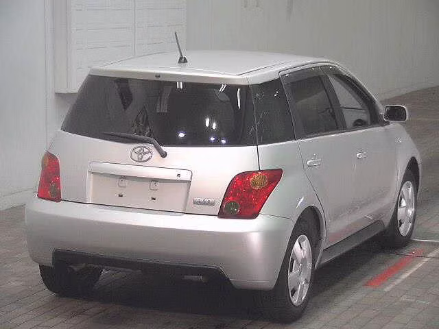 TOYOTA IST