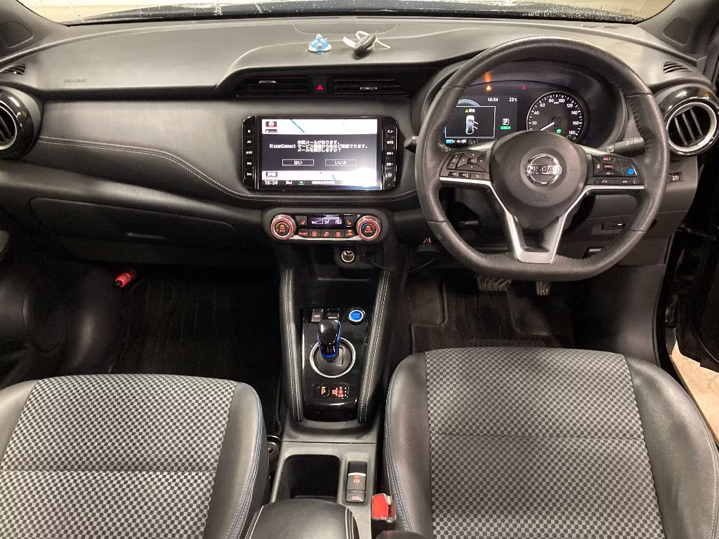 NISSAN KICKS