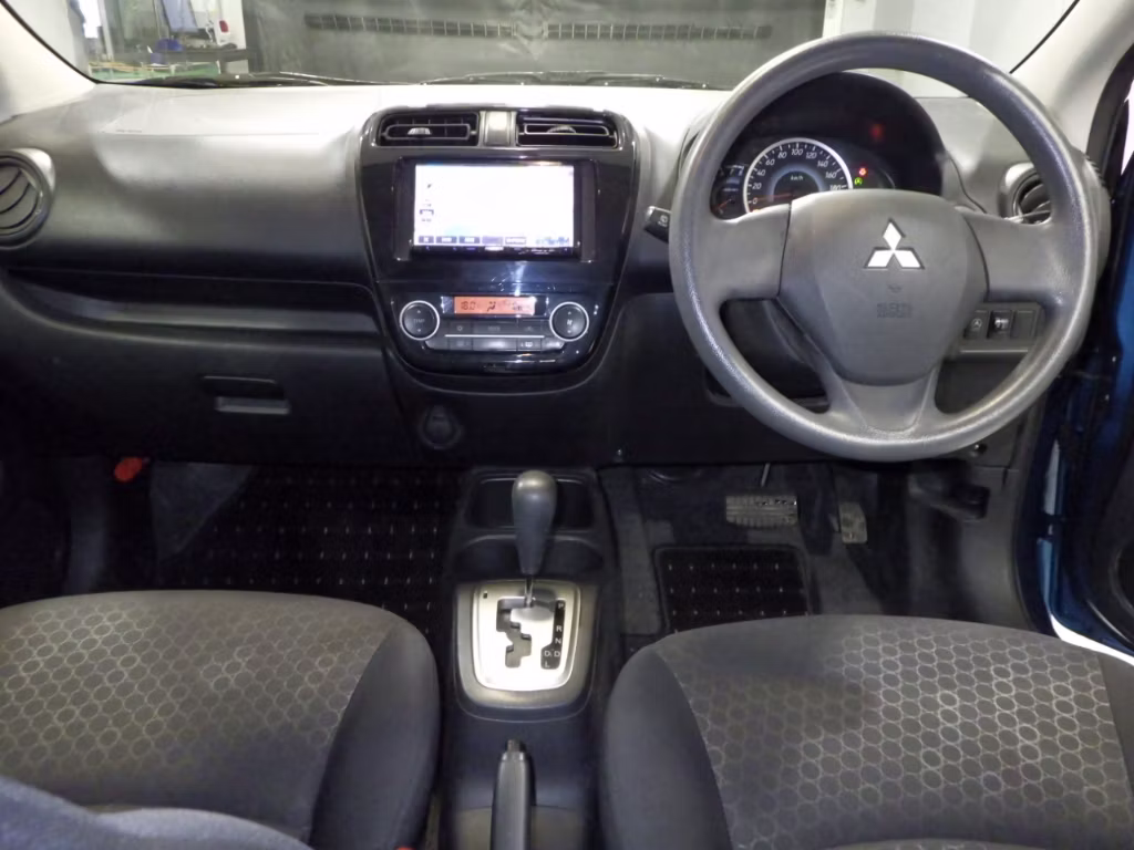 MITSUBISHI MIRAGE