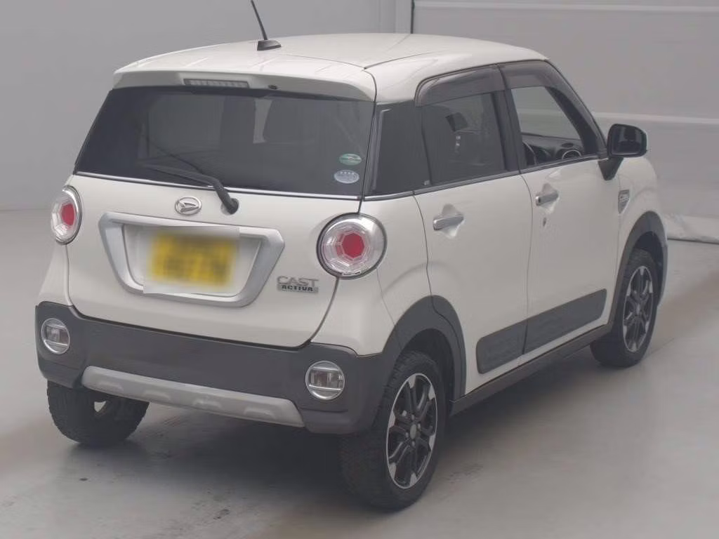 DAIHATSU CAST