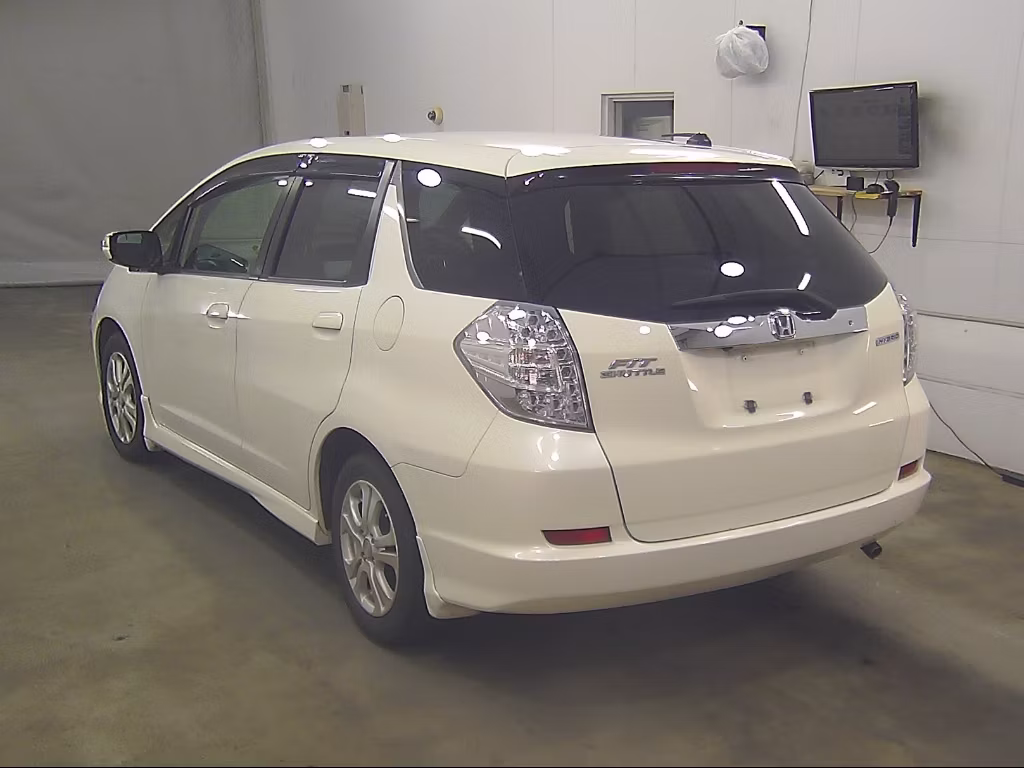 HONDA FIT SHUTTLE