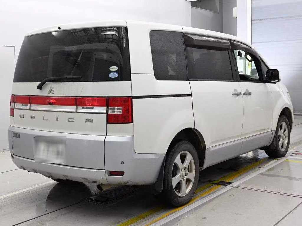 MITSUBISHI DELICA D:5