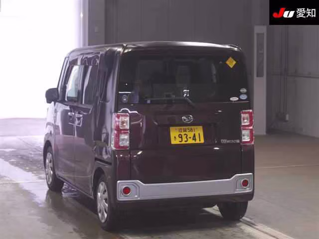 DAIHATSU WAKE