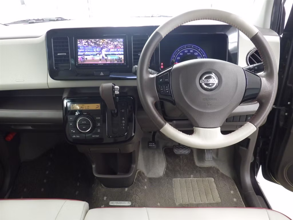 NISSAN MOCO