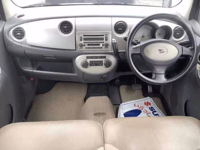 DAIHATSU MOVE LATTE