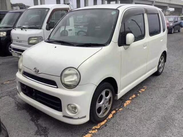 DAIHATSU MOVE LATTE