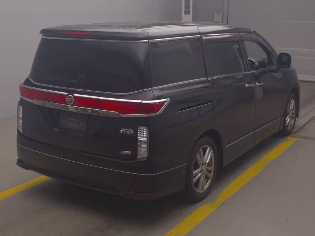 NISSAN ELGRAND