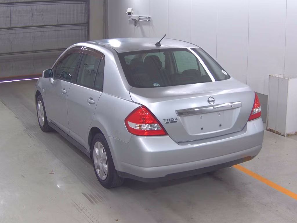 NISSAN TIIDA LATIO