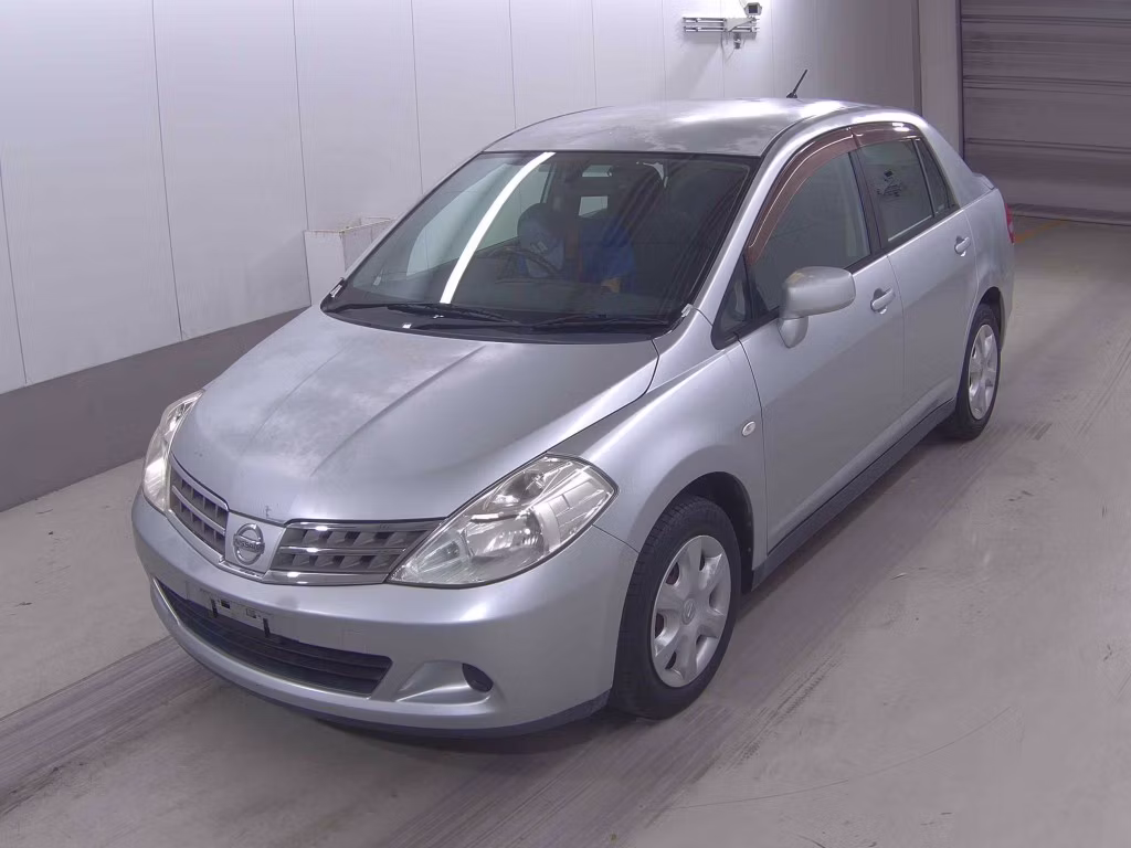 NISSAN TIIDA LATIO