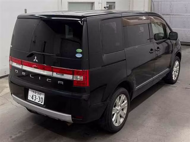 MITSUBISHI DELICA D:5