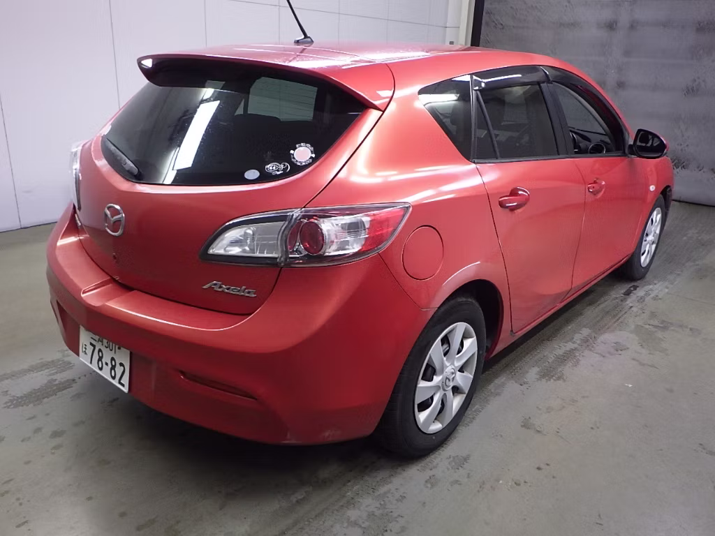 MAZDA AXELA