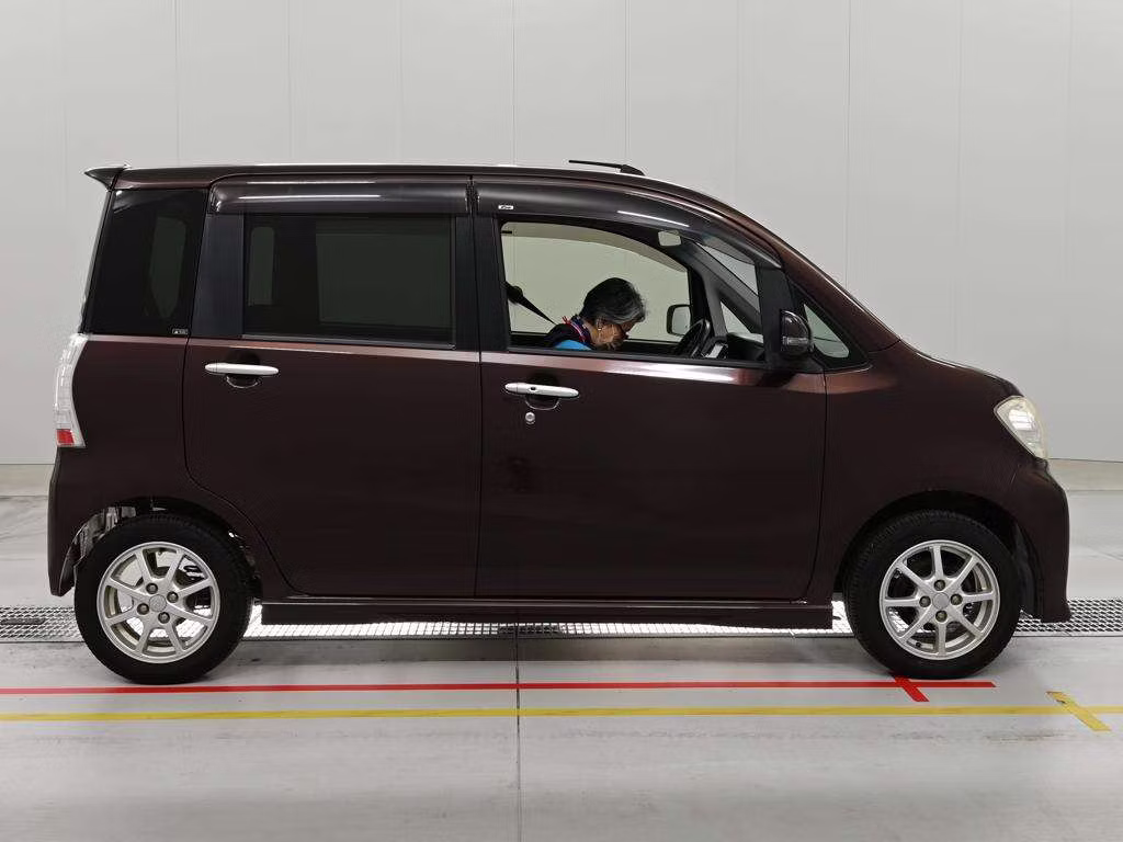 DAIHATSU TANTO EXE