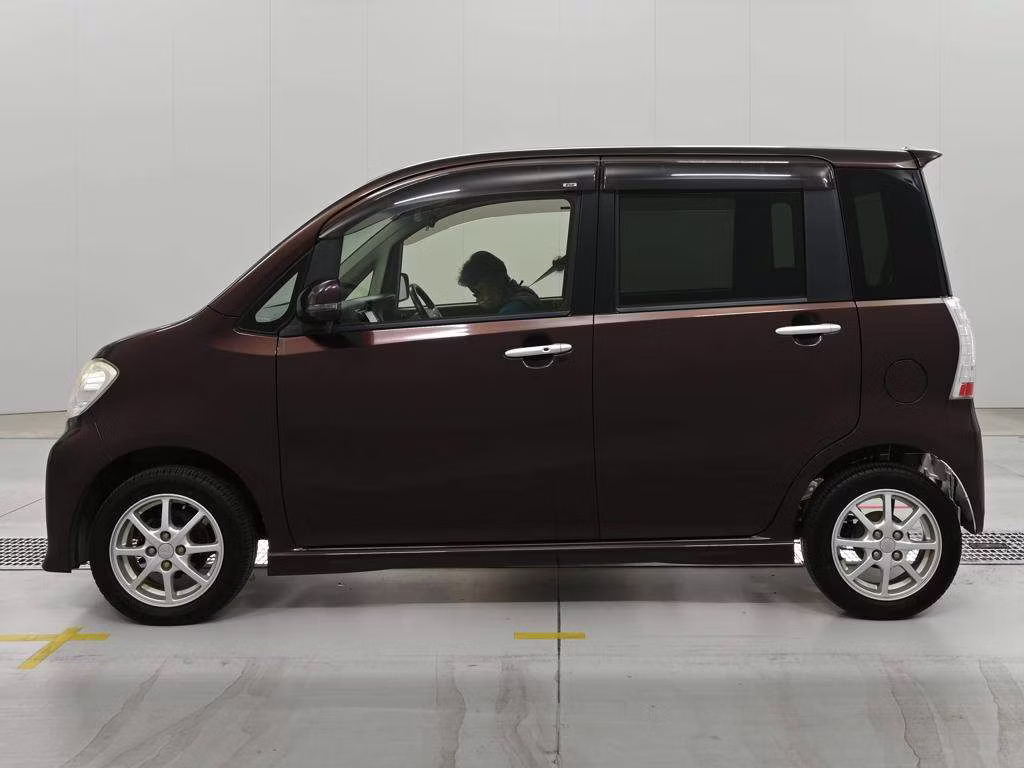 DAIHATSU TANTO EXE